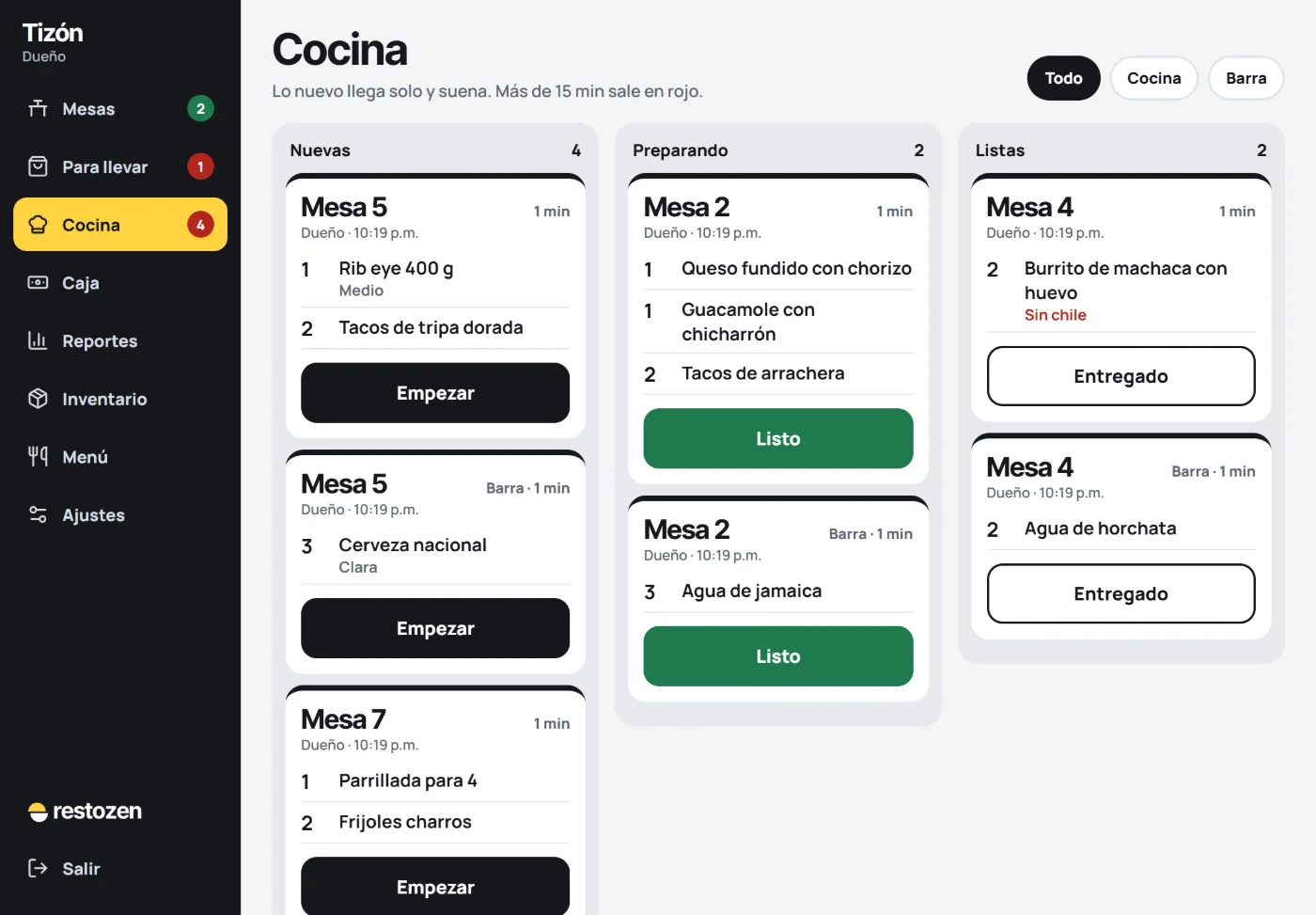 La pantalla de la cocina con las comandas en tres columnas: nuevas, preparando y listas.